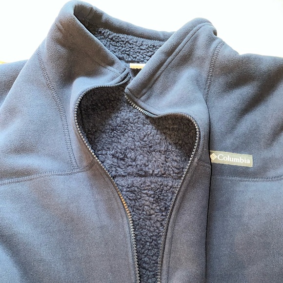 Columbia jacket. Size XL. Soft sherpa lining. - Picture 4 of 7